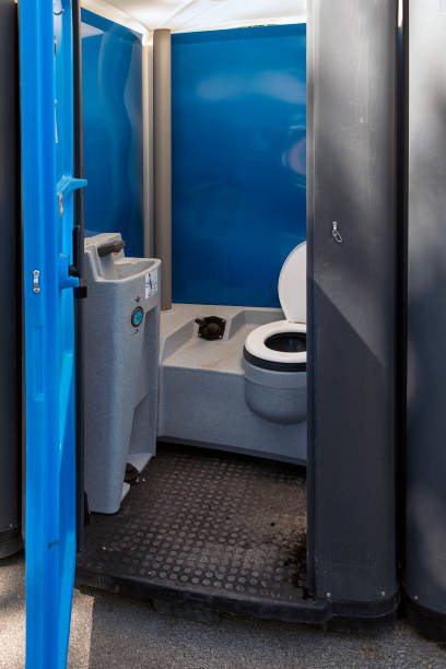 Best Luxury portable toilet rental  in Cornell, WI